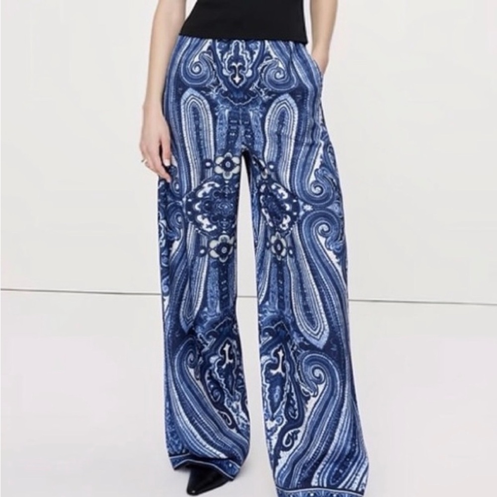 Andrea Jovine Blue and White Patterned Apparel